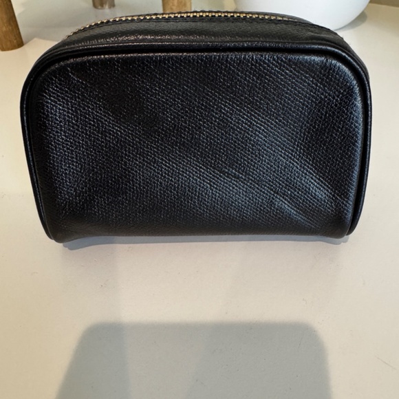 CHANEL BUTTON POUCH COSMETIC CASE - Picture 3 of 15